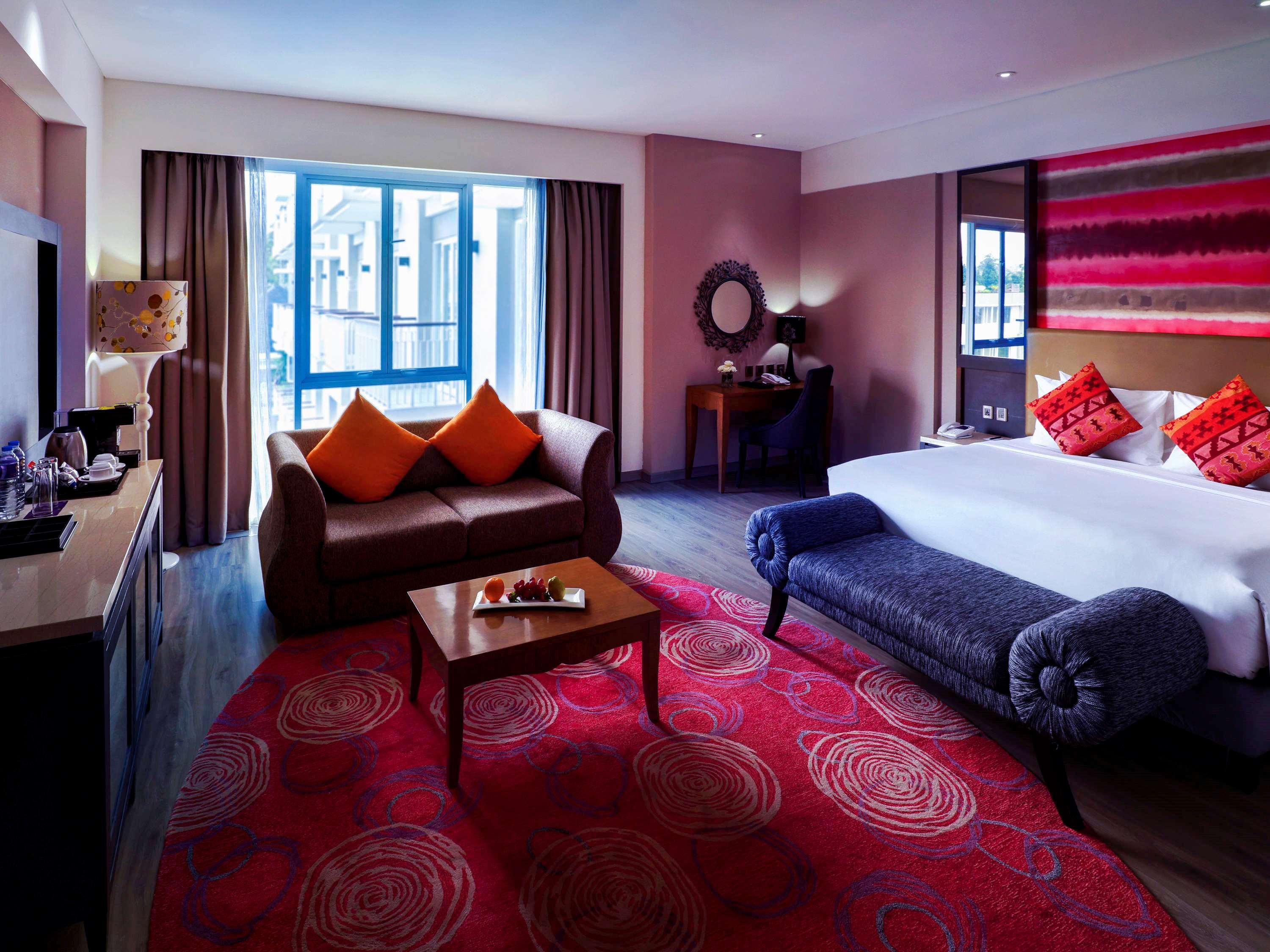 แกรนด์ เมอร์เคียว บันดุง เซเตียบุดี Hotel ภายนอก รูปภาพ