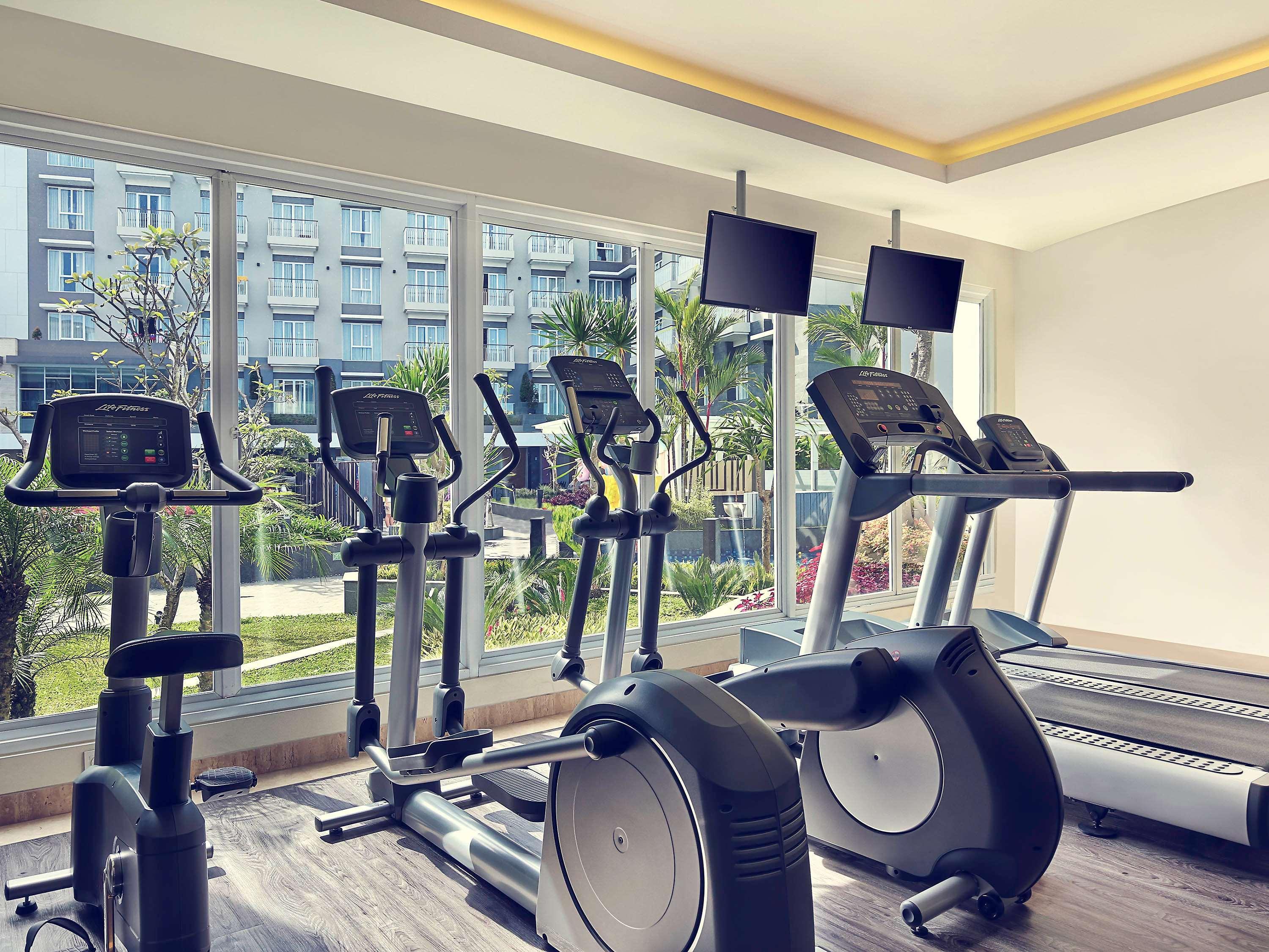 แกรนด์ เมอร์เคียว บันดุง เซเตียบุดี Hotel ภายนอก รูปภาพ