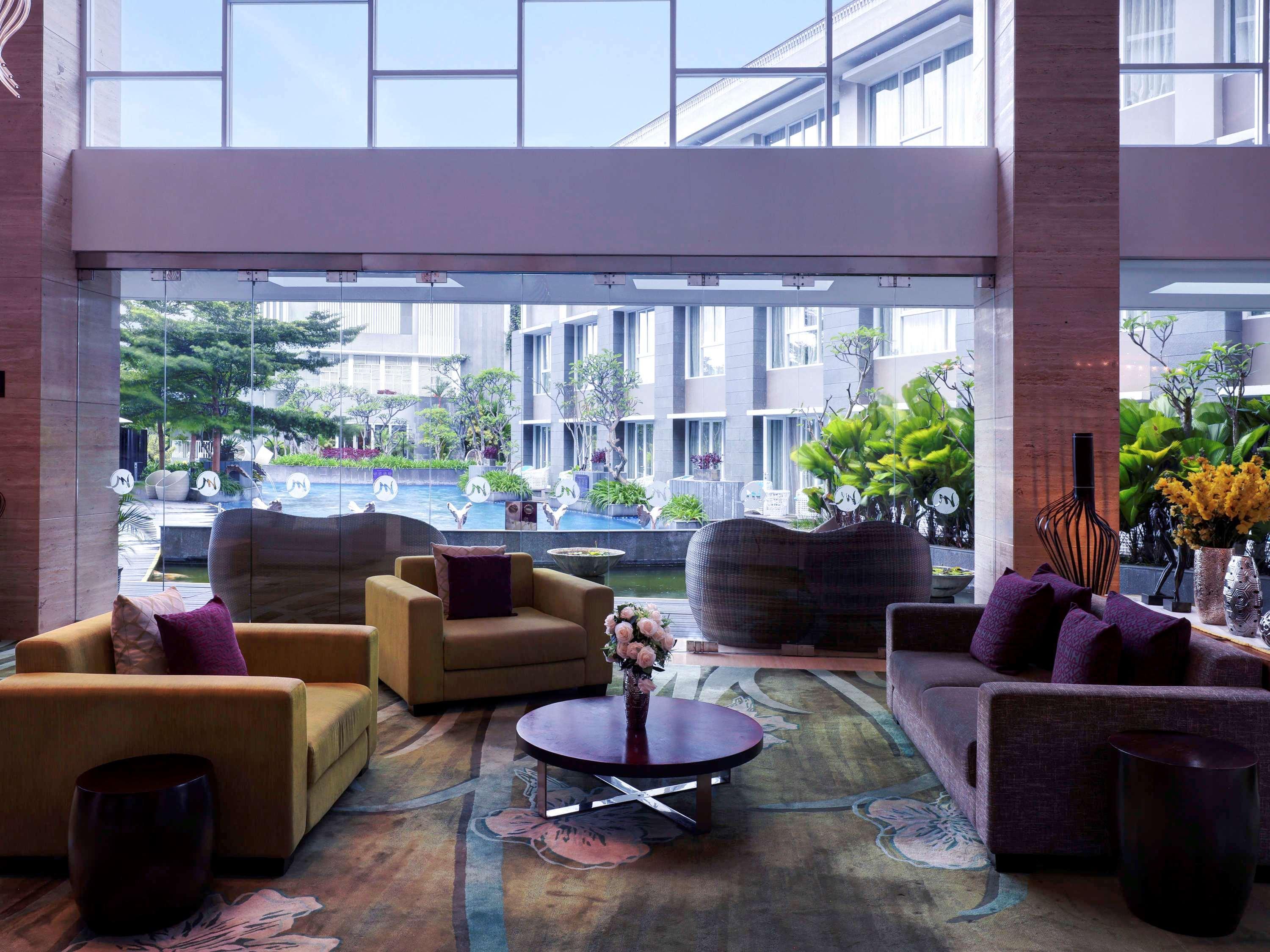 แกรนด์ เมอร์เคียว บันดุง เซเตียบุดี Hotel ภายนอก รูปภาพ