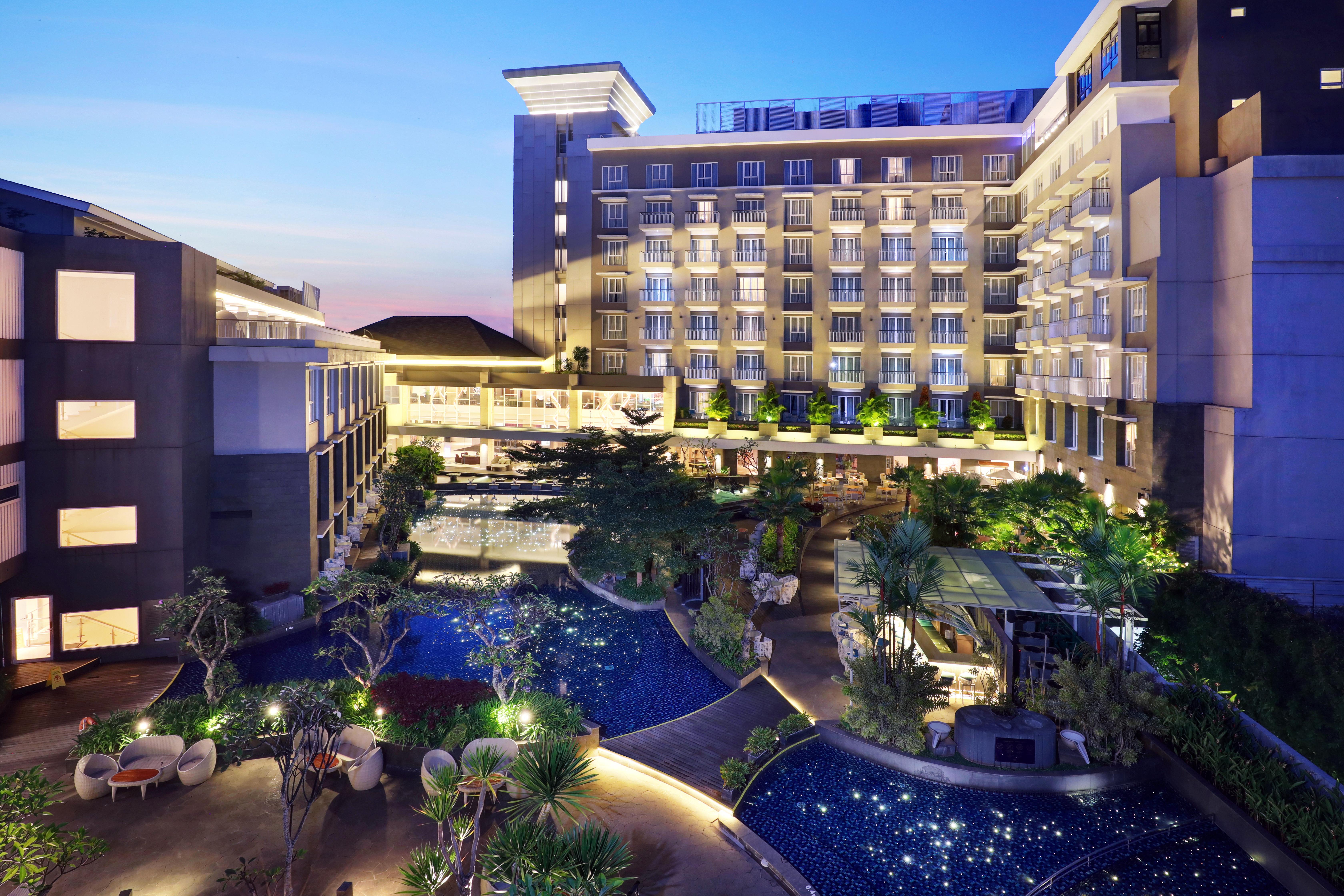 แกรนด์ เมอร์เคียว บันดุง เซเตียบุดี Hotel ภายนอก รูปภาพ