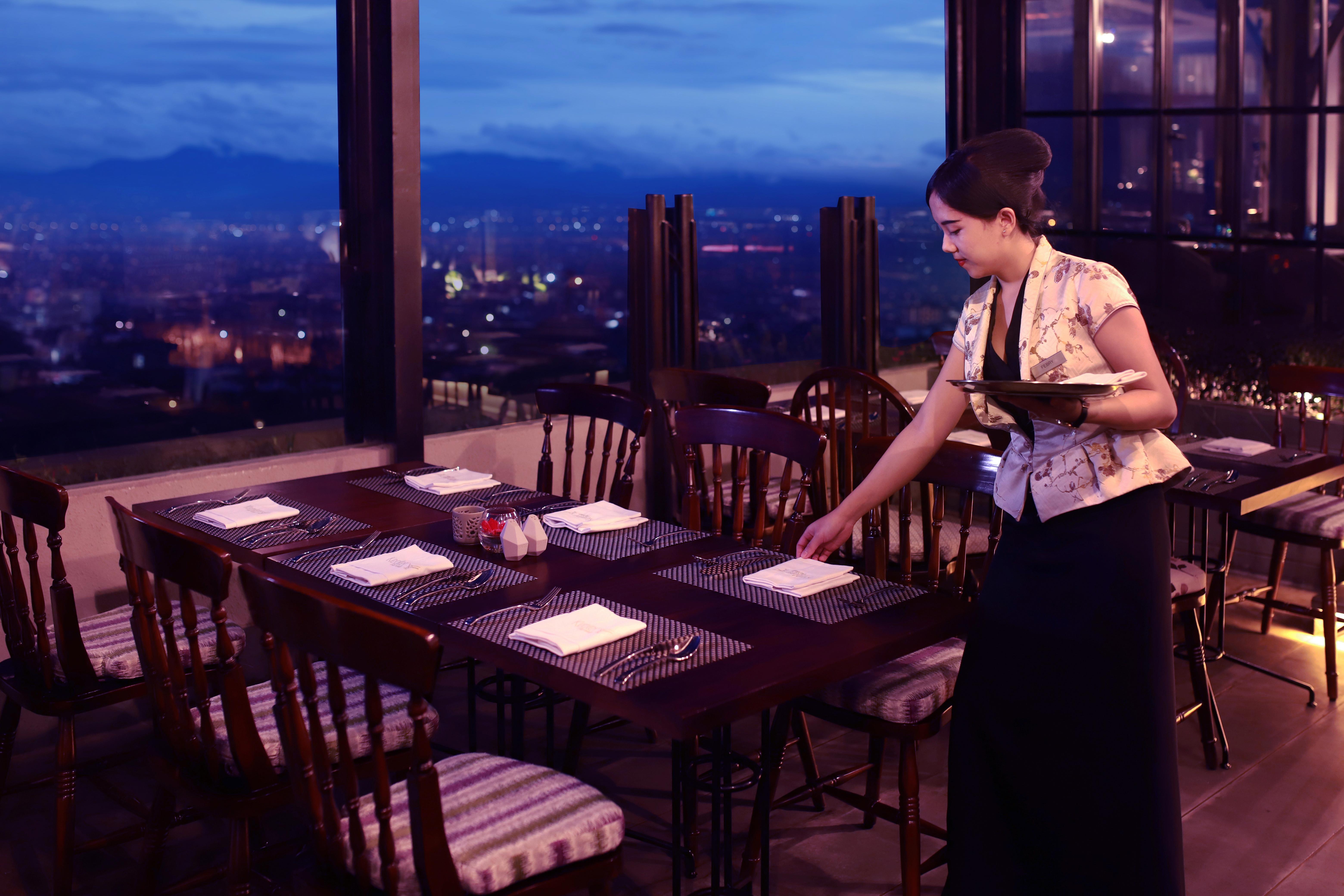 แกรนด์ เมอร์เคียว บันดุง เซเตียบุดี Hotel ภายนอก รูปภาพ