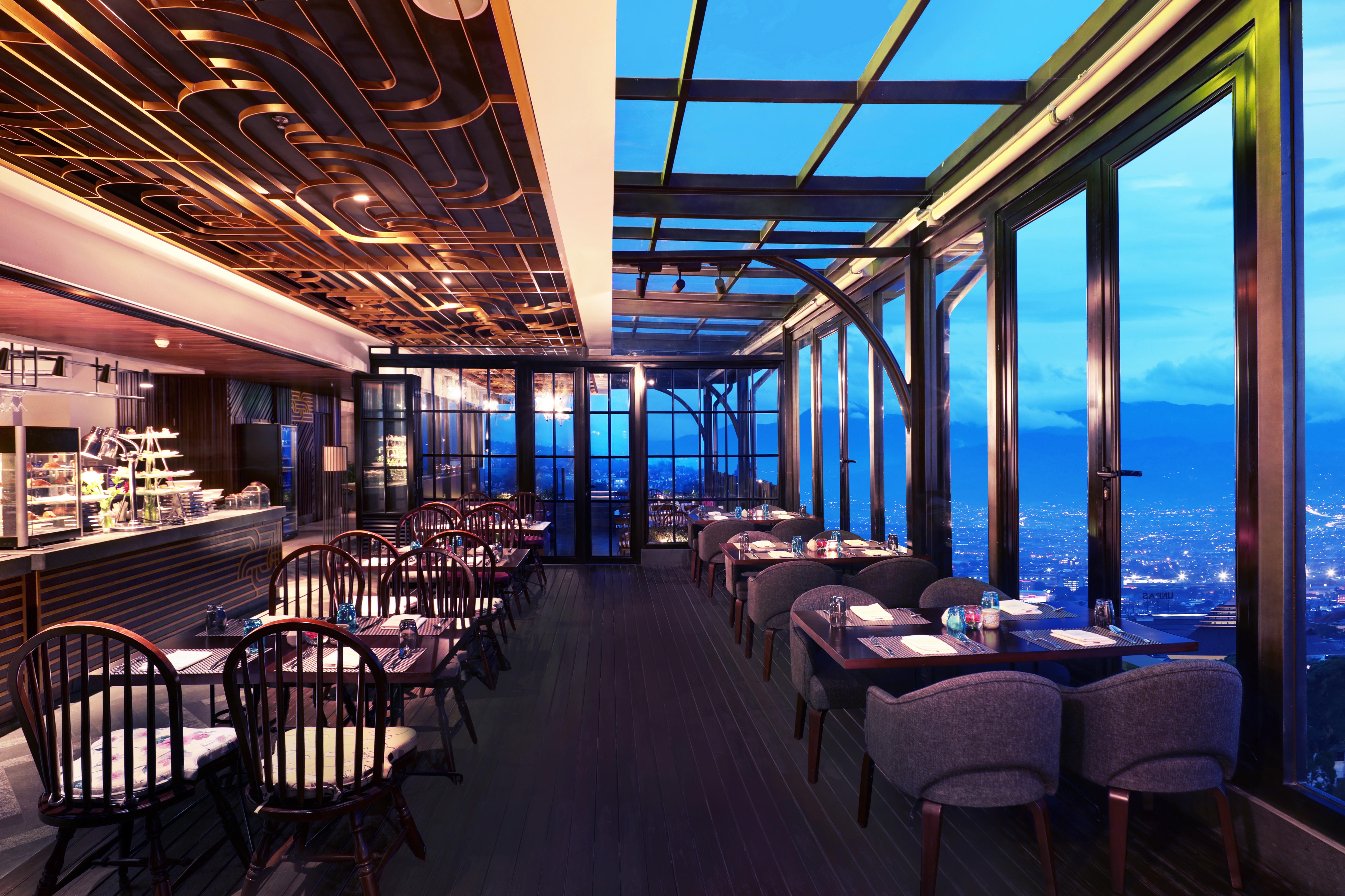 แกรนด์ เมอร์เคียว บันดุง เซเตียบุดี Hotel ภายนอก รูปภาพ