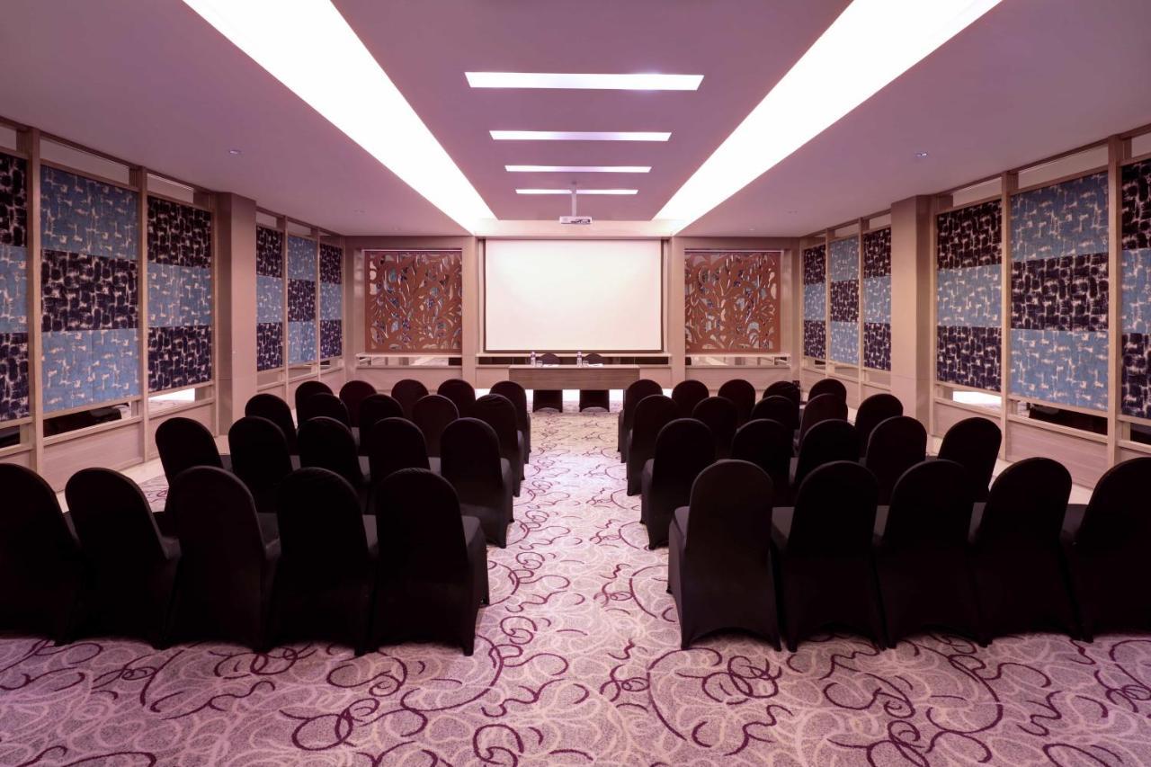 แกรนด์ เมอร์เคียว บันดุง เซเตียบุดี Hotel ภายนอก รูปภาพ
